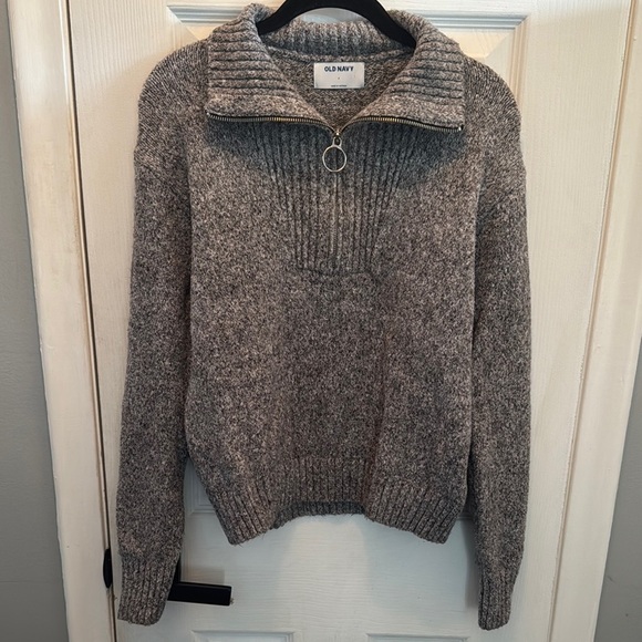 Old Navy Sweaters - Old Navy Heathered Gray Knit Quarter Zip Sweater